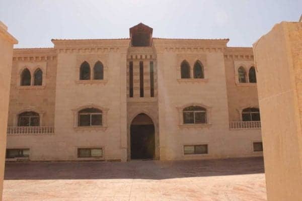 Villa for Sale in Souk Al Ghareb