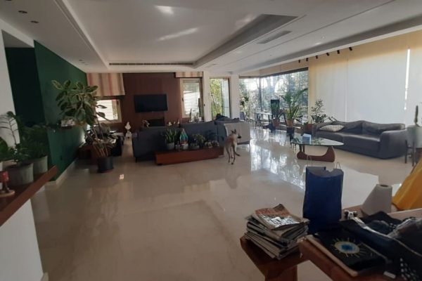 Apartment For Sale in Mtaileb