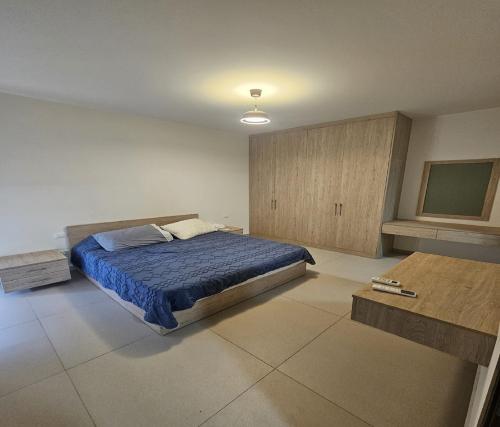 elegant_2-bedroom_luxury_apartment_in_verdun__247_power__wi-fi_-_homeprojpeg_11