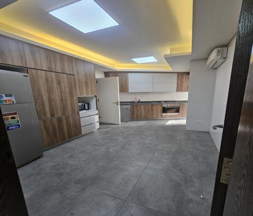 elegant_2-bedroom_luxury_apartment_in_verdun__247_power__wi-fi_-_homeprojpeg_3