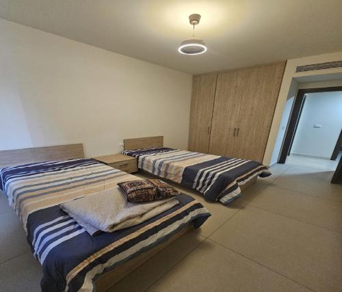 elegant_2-bedroom_luxury_apartment_in_verdun__247_power__wi-fi_-_homeprojpeg_9